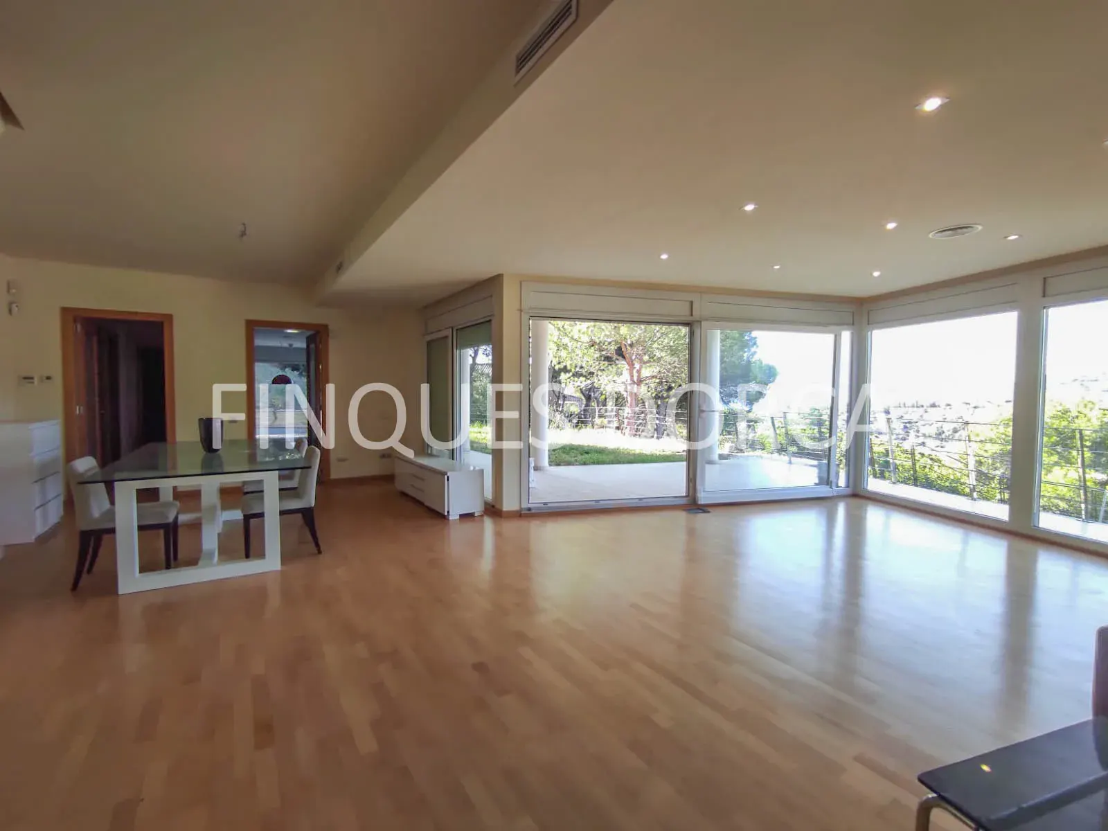 Unifamiliar a cuatro vientos con jardín, piscina y vistas al mar, foto 7