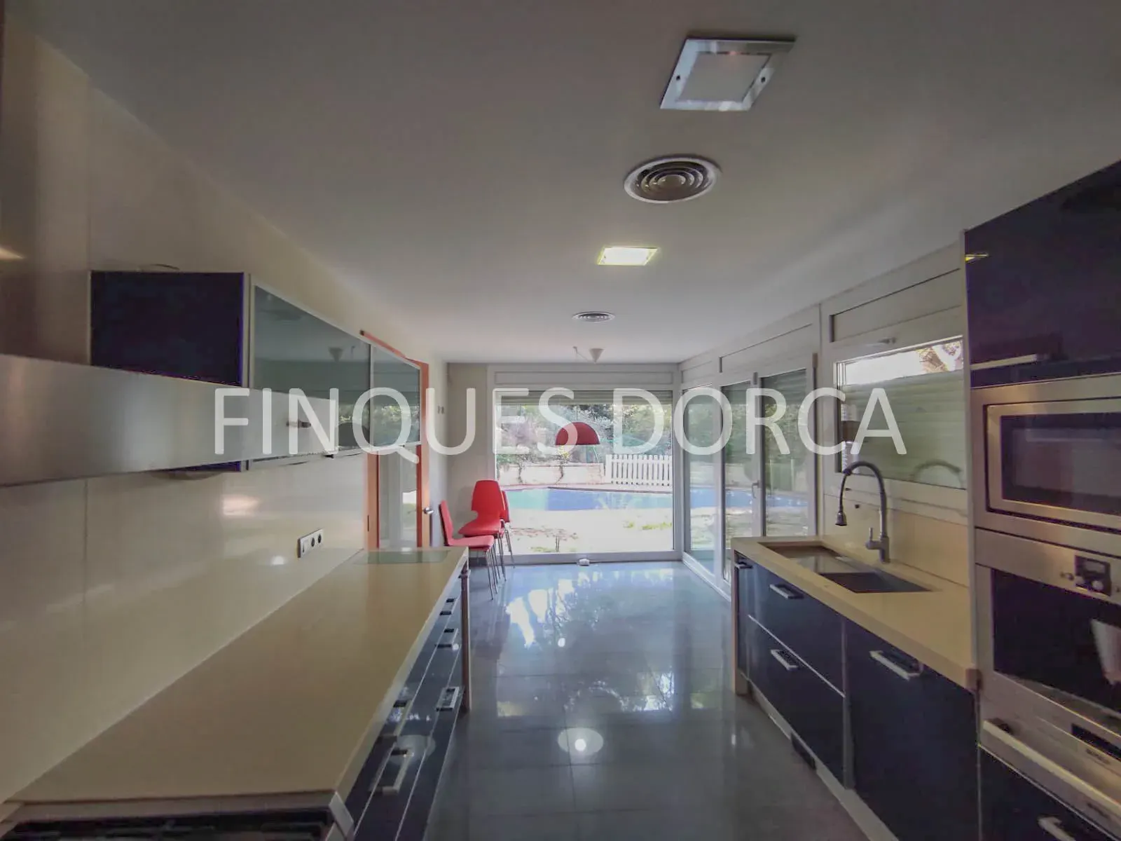 Unifamiliar a cuatro vientos con jardín, piscina y vistas al mar, foto 12