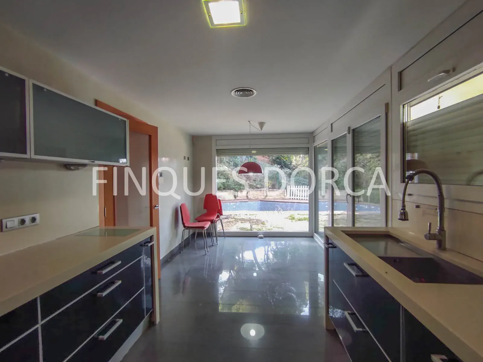 Unifamiliar a cuatro vientos con jardín, piscina y vistas al mar, foto 11