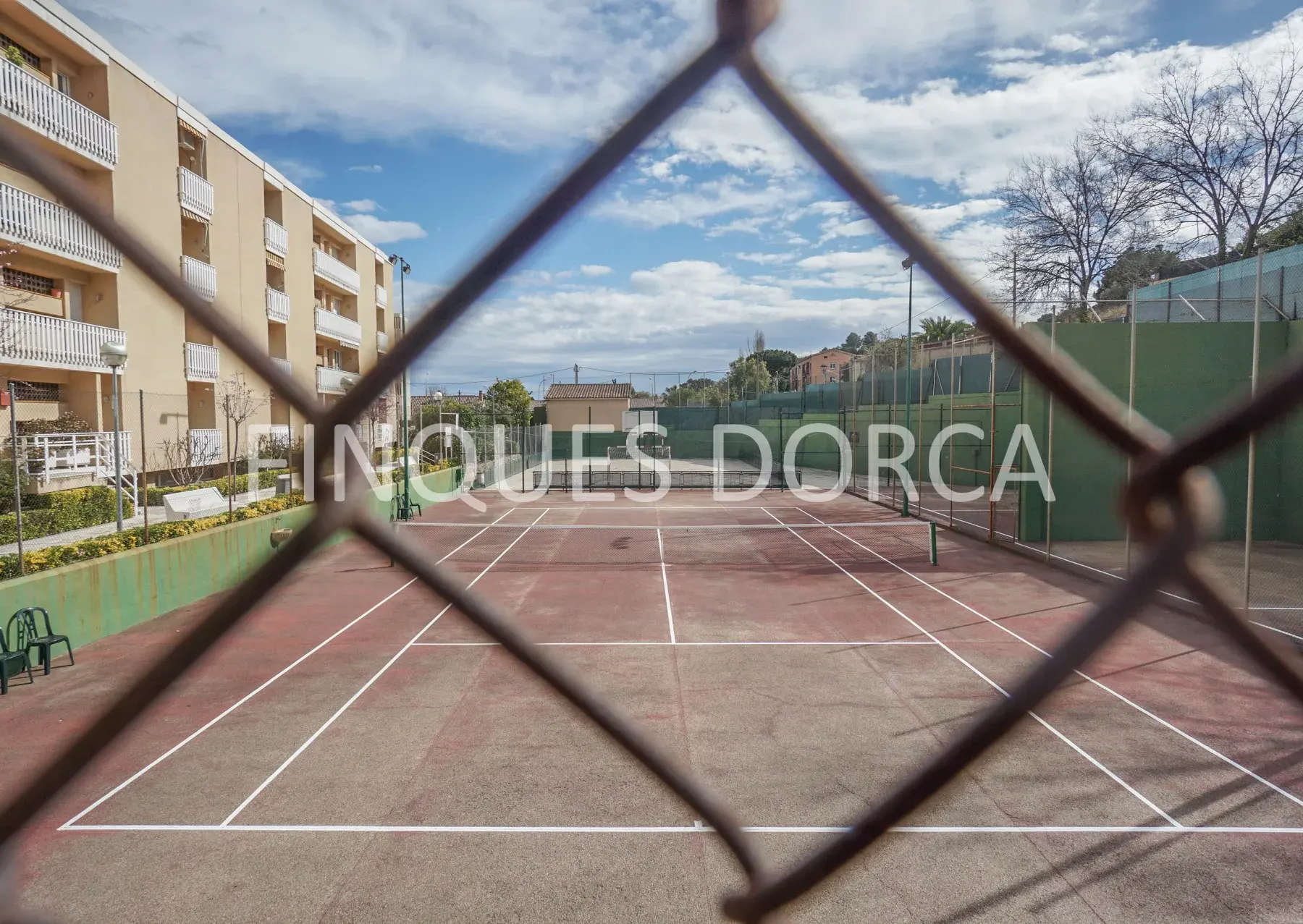 Piso reformado en Cabrils II con piscinas y tenis, foto 3