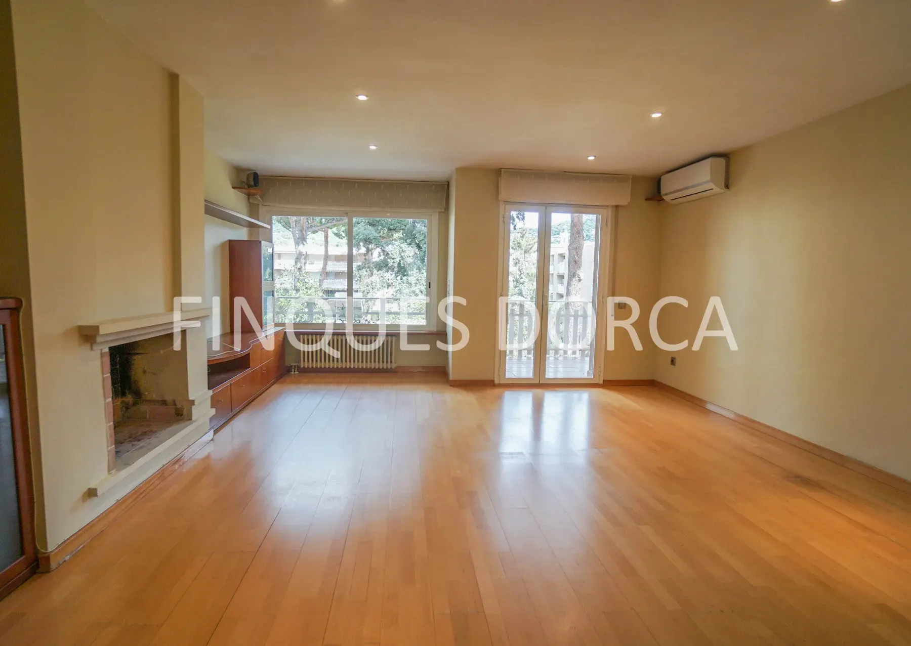 Piso reformado en Cabrils II con piscinas y tenis, foto 4