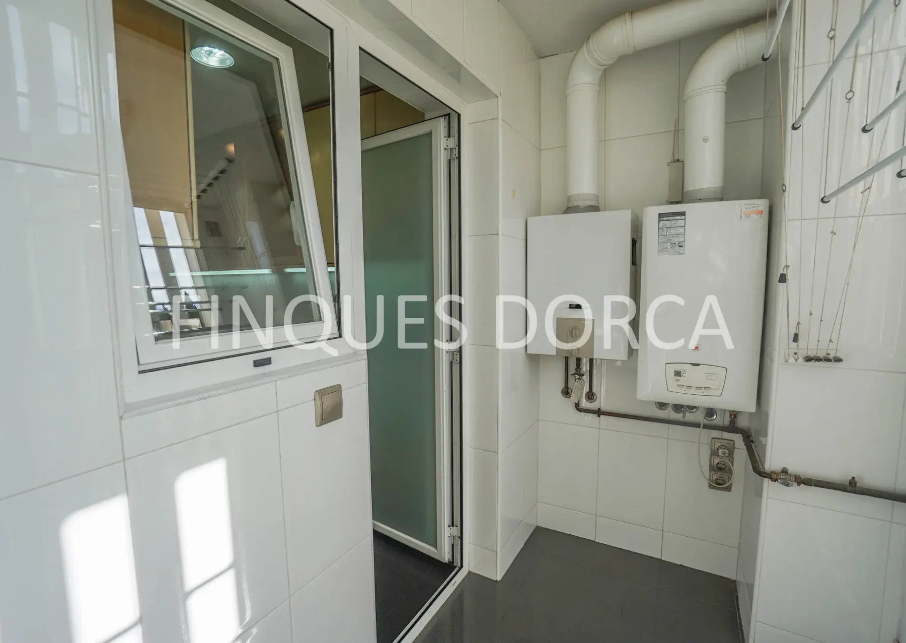 Piso reformado en Cabrils II con piscinas y tenis, foto 14