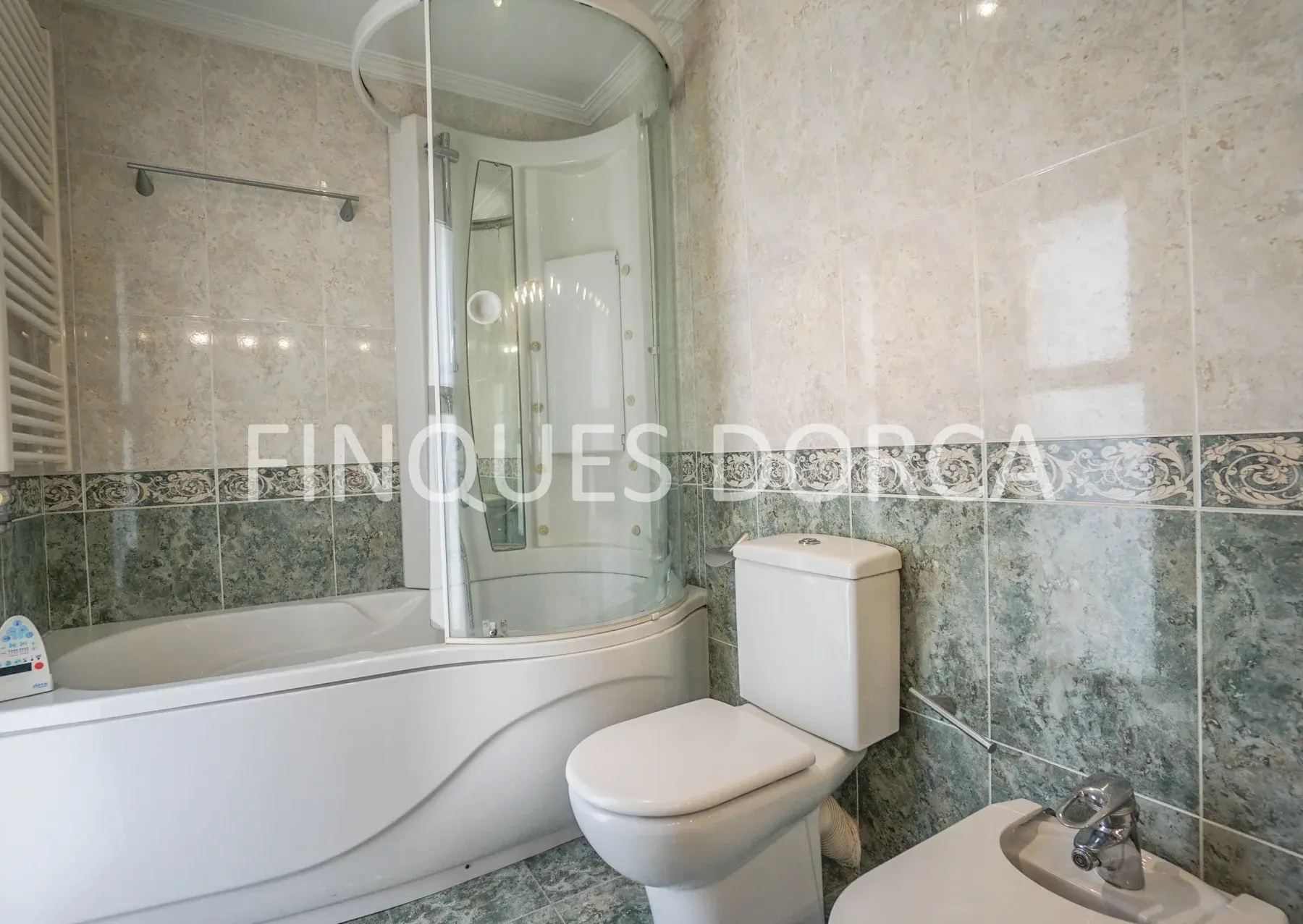 Piso reformado en Cabrils II con piscinas y tenis, foto 23