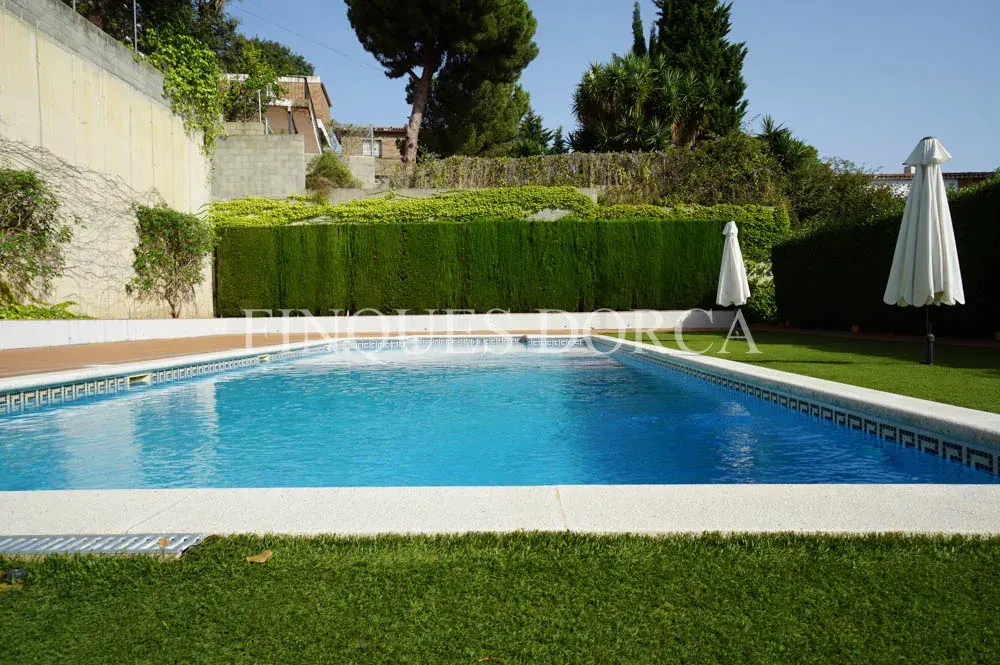Casa adosada con jardín y piscina comunitaria en Cabrils, foto 8